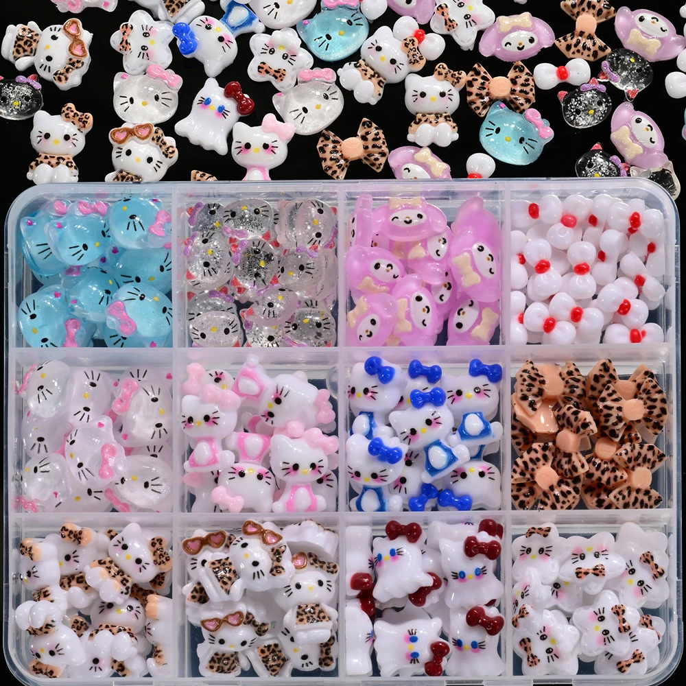 12 Griglie Miste Hello Kitty Accessori per Nail Art Abbronzatura KT Gatto/Leopardo Stampa Occhiali Kitty/Dopamina Arco Pendenti e Ciondoli per Unghie Y2K Forniture