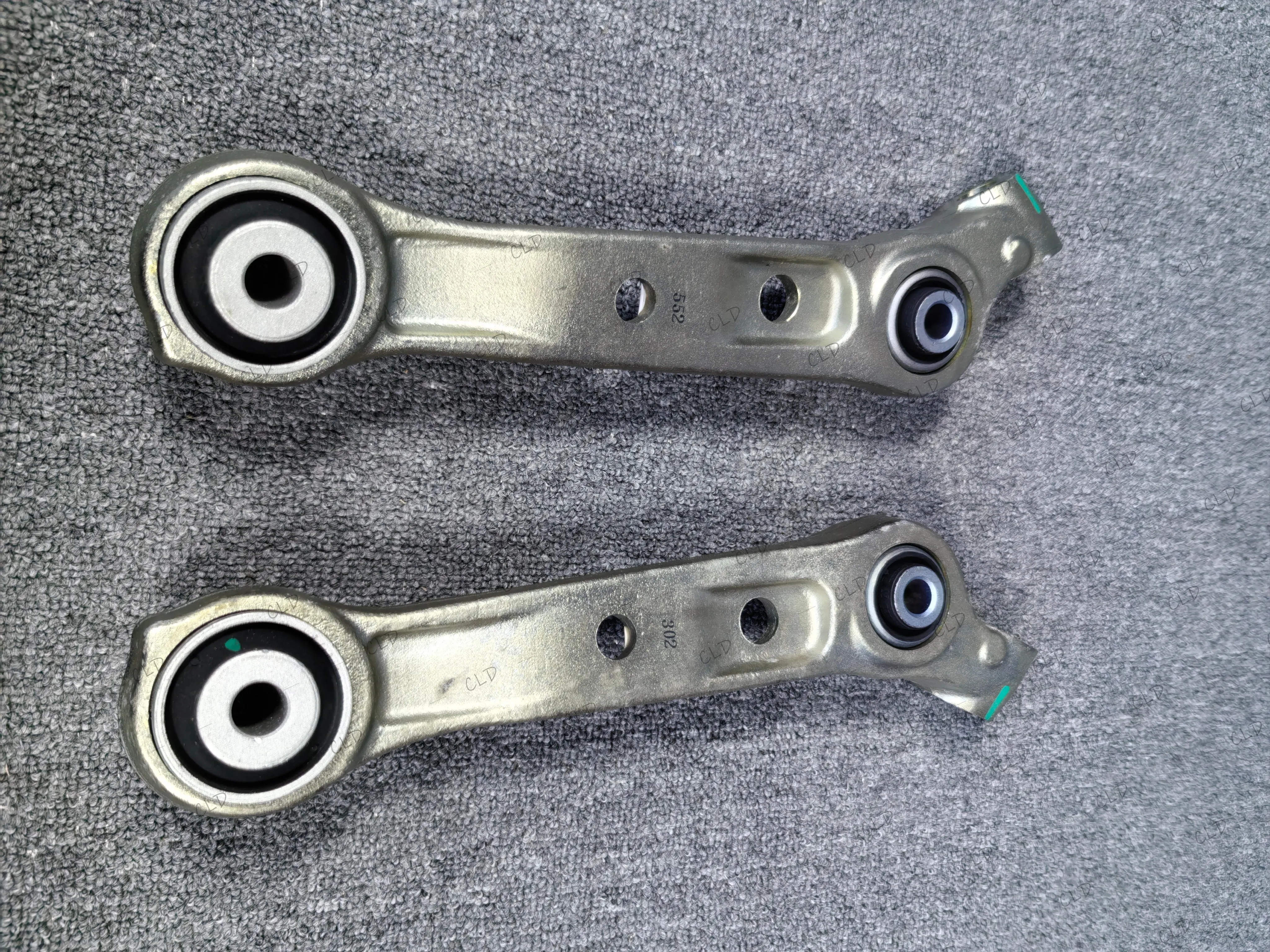 31126777739 3112677740 is suitable for BMW F07 F01 F02 F03 F04 730d 750i 740Li xDrive four-wheel drive front lower control arm