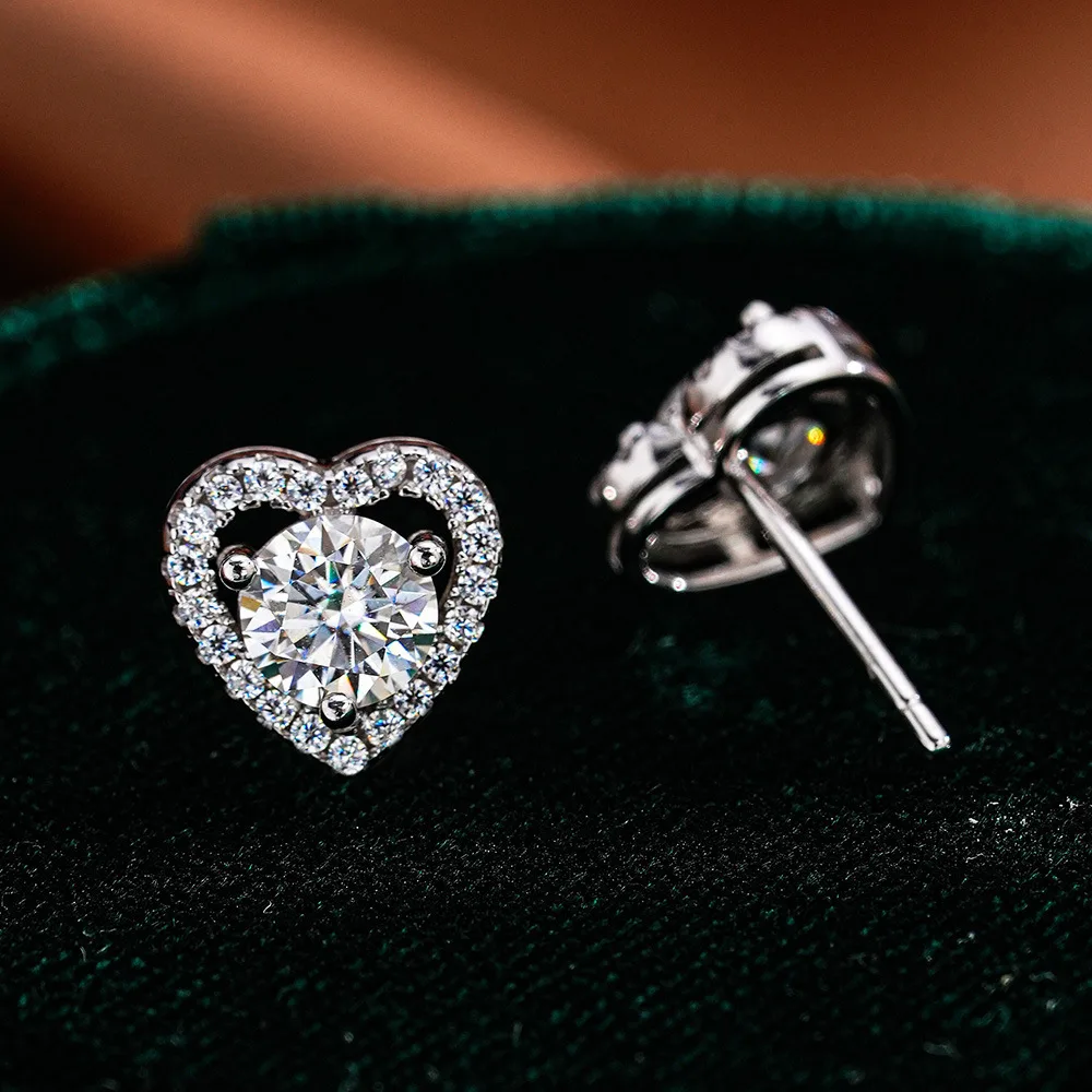 

BR 6.5mm S925 Sterling Silver Heart Stud Earrings, D VVS1 Moissanite, Luxury Fine Jewelry for Women