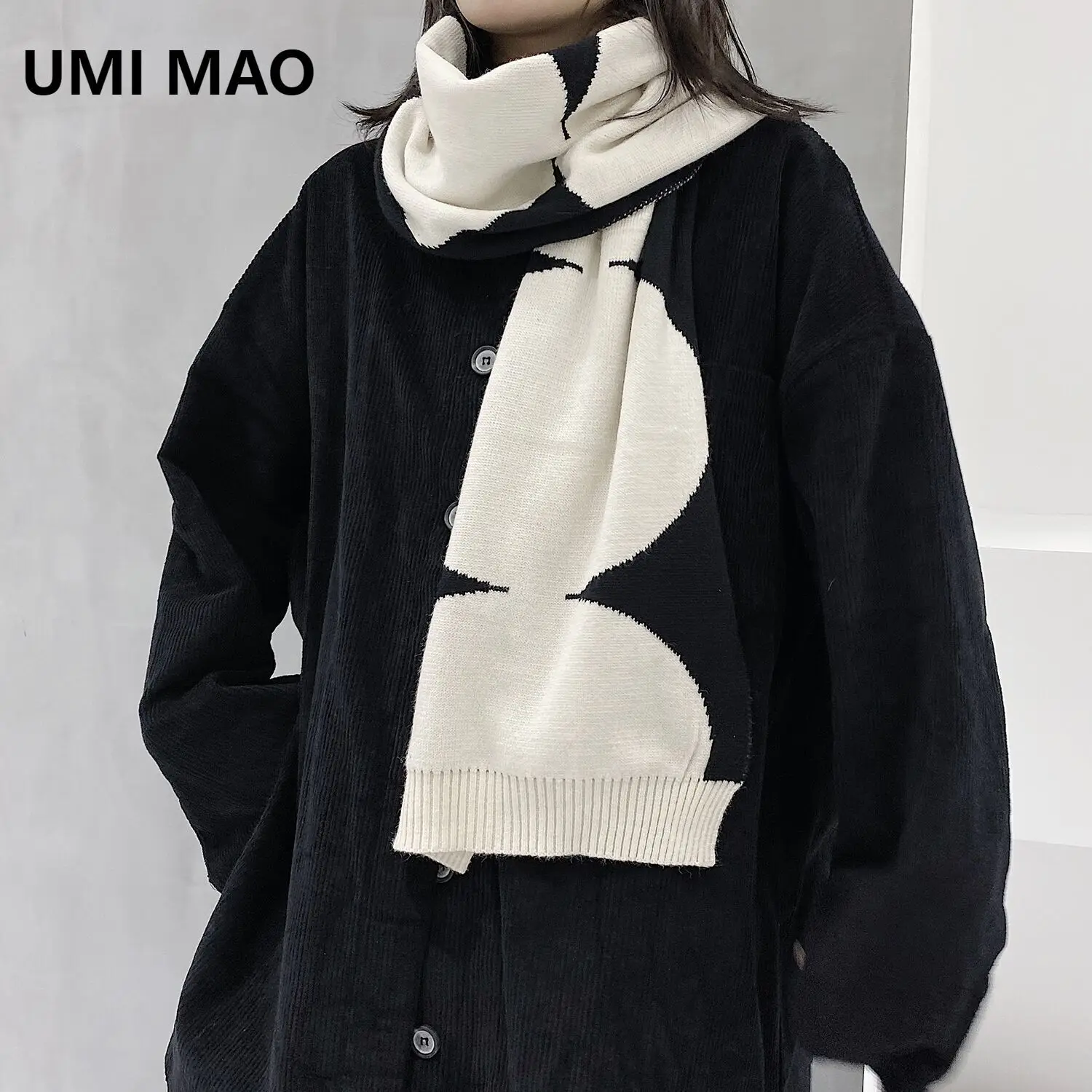 UMI MAO Niche Black White Contrasting Core Yarn Double-sided Scarf 2024 Autumn Winter Versatile Knitted Shawl Femme Y2K