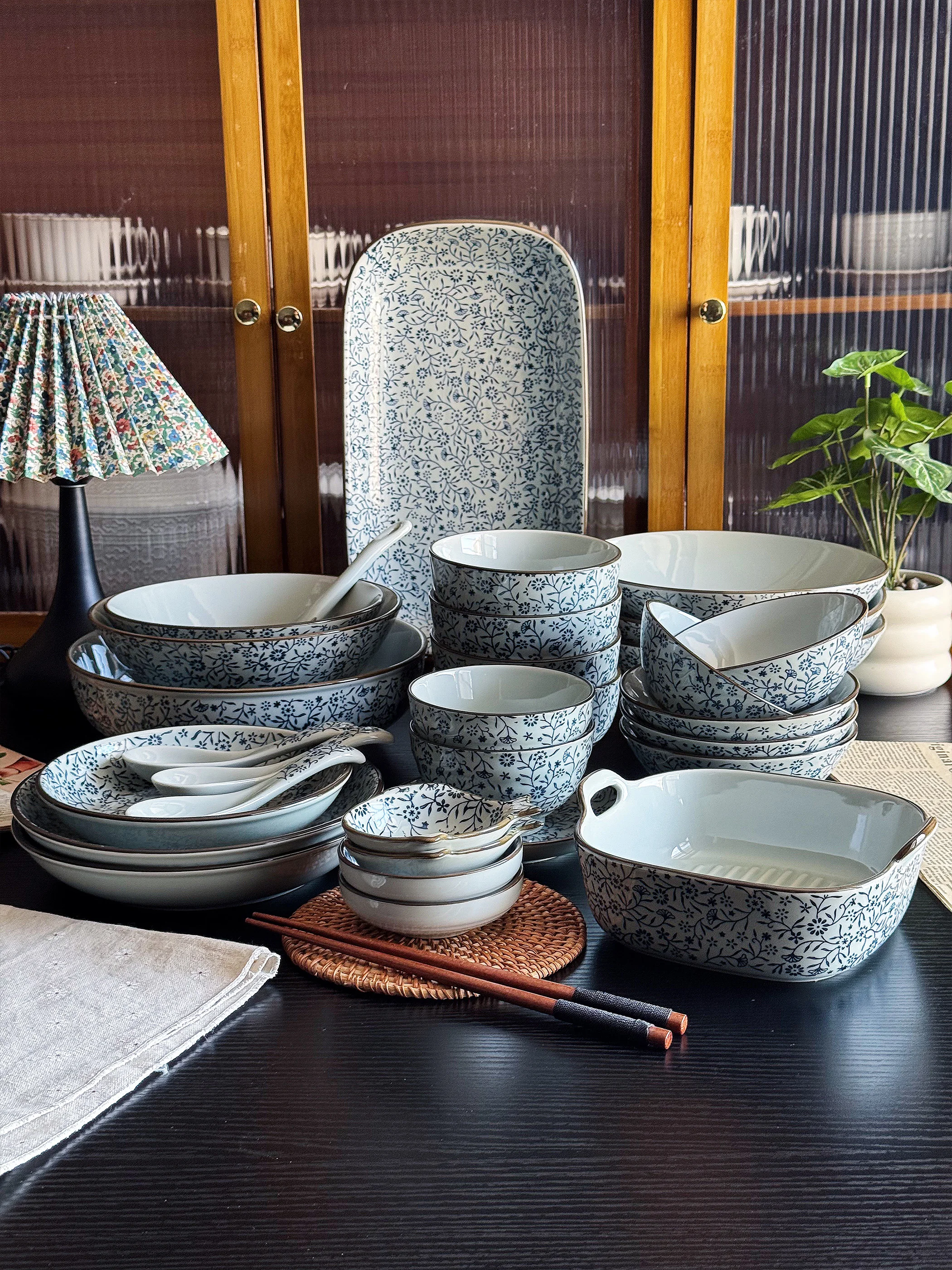 Lucky Flower Ceramic Rice Bowl Beautiful Underglaze Dinnerware Bowl Dishwasher Safe Heat Resistant round Shape China Made