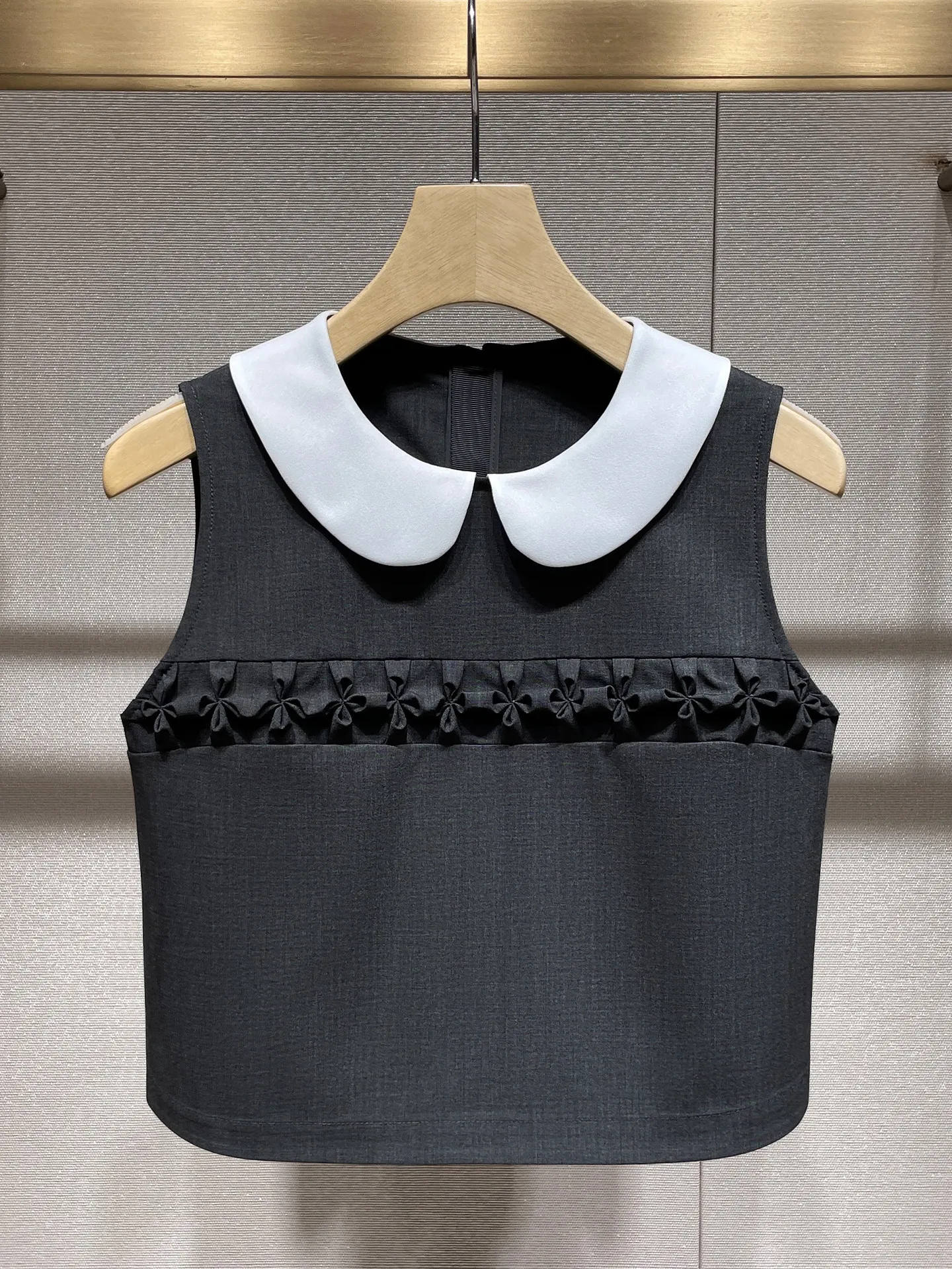 Summer contrasting color age-reducing doll collar sleeveless vest puffy skirt set