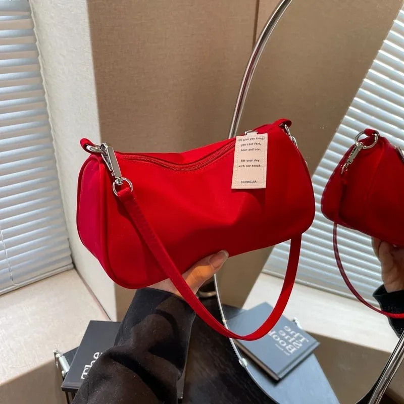 

Red Women's Oulder Bag 2025 New High-End Sensation Underarm Simple Match Commuting Bag Single Oulder Handbag