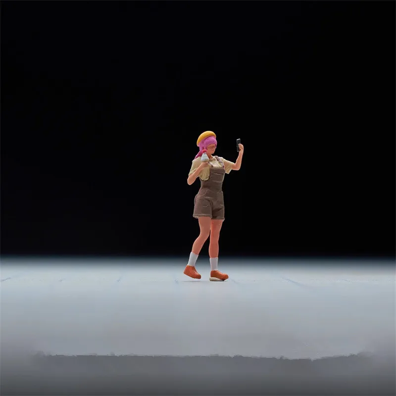 Figurka żywiczna 1/64, malowana, drukowana 3D, food truck z hot dogami i lodami, rekreacja, dziewczyna robiąca selfie, miniaturowy model do samodzielnego montażu, scena DIY