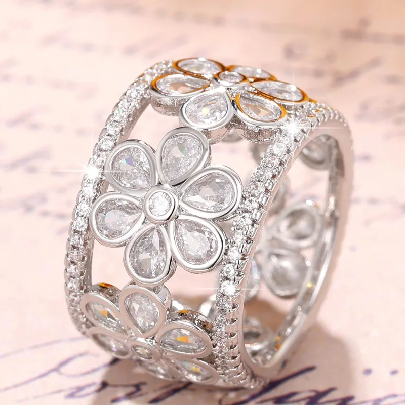 Huitan Trendy Hollow Band Wedding Rings for Women Silver Color/Gold Color New 2023 Engagement Party Female Rings Fashion Jewelry