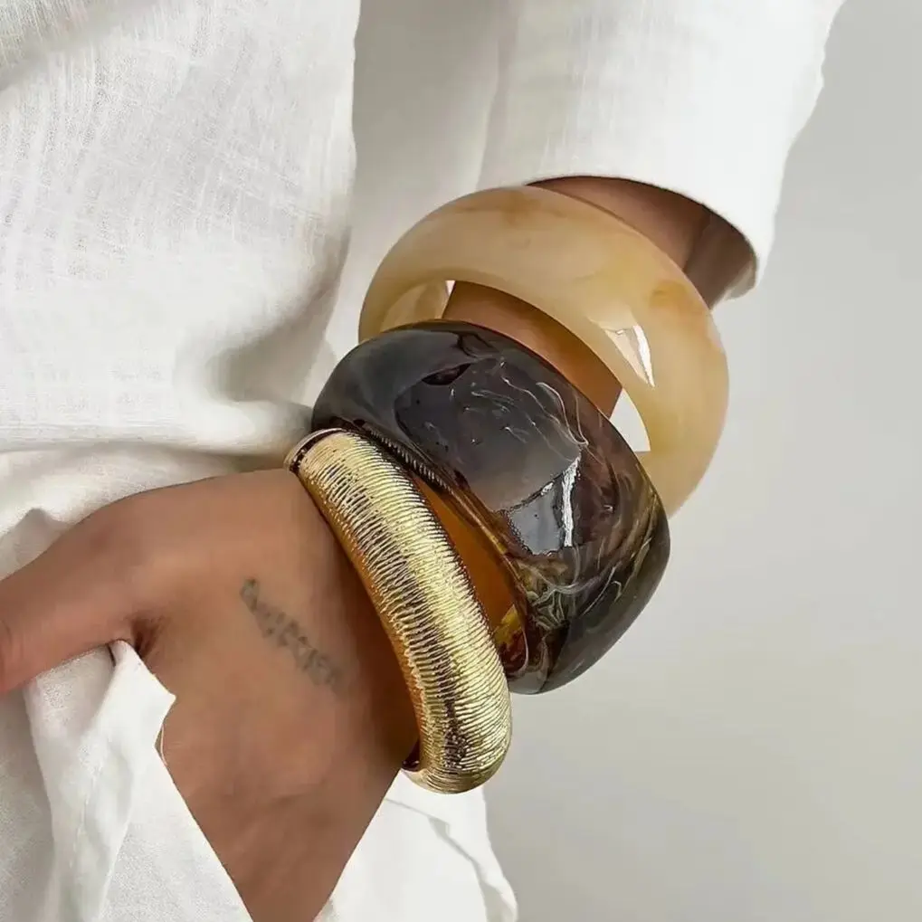 

KunJoe 3 Styles Retro Thick Acrylic Resin Wide Bracelet for Women Minimalist Geometry Round Bangle 2025 Trendy Jewelry Accessory