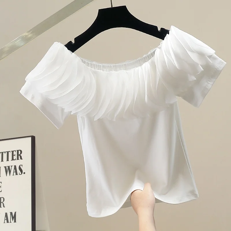 

Модный женский топ с одним открытым плечом, обильно декорированный, с цветочным принтом, приталенный крой, универсальный, стройнящий силуэт