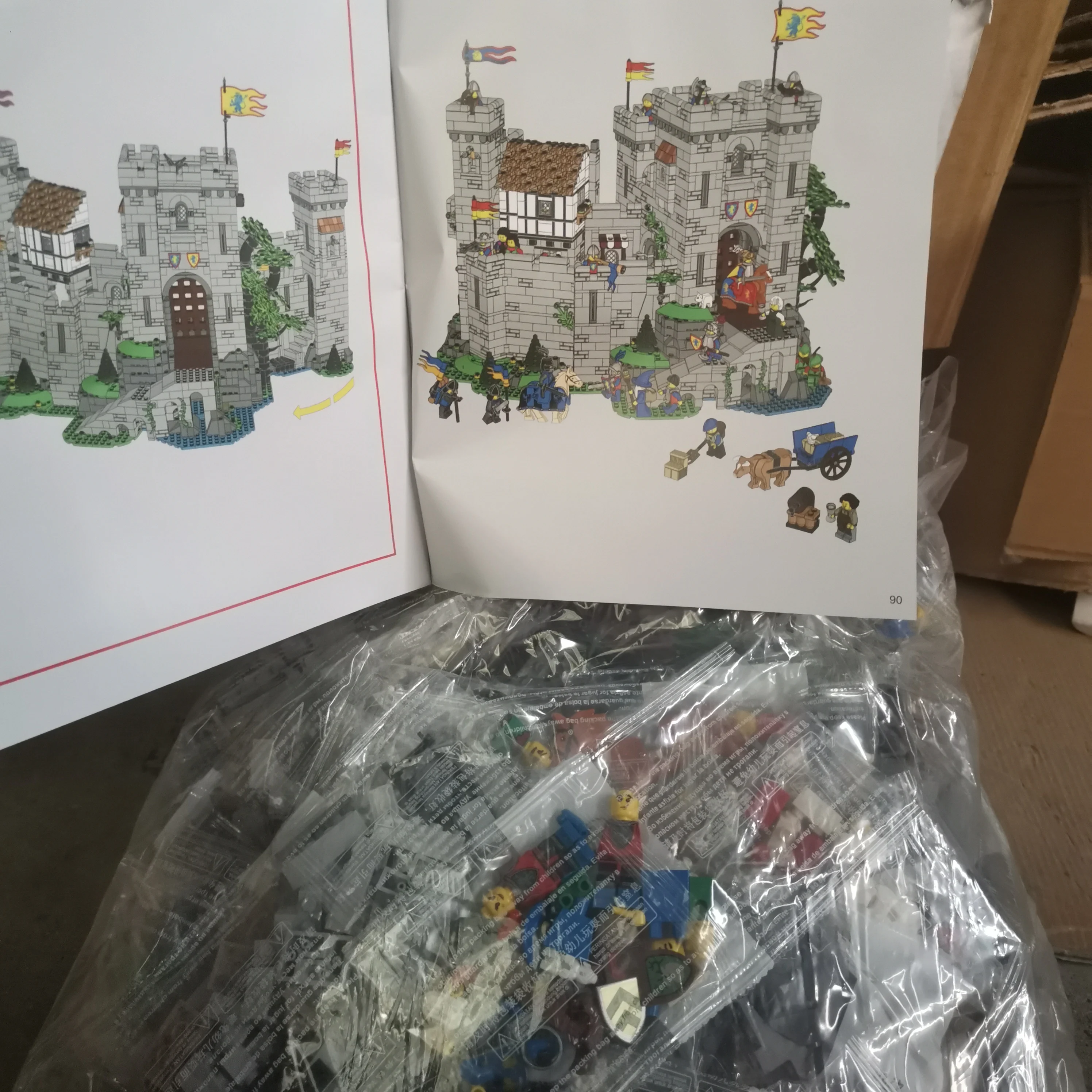 

For a friend 4514 PCS Castle Compatible 10305 85666 Building Blocks Bricks Education Kids Christmas Birthday Gifts Toy