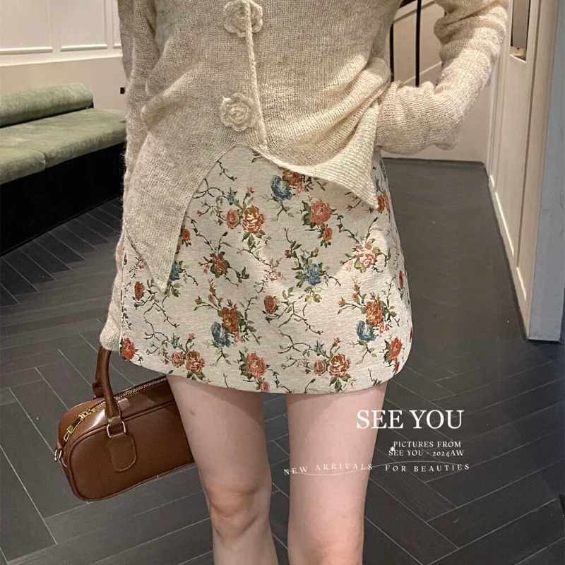 가을과 겨울 다용도 레트로 신상 자수 플로럴 하이웨이스트 슬림 스커트 소형 체형용