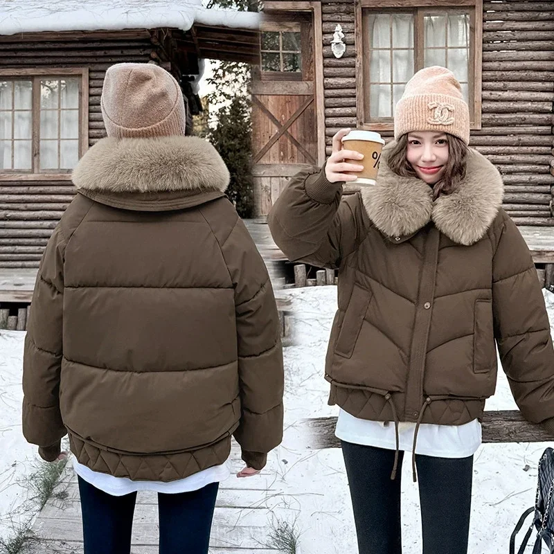 Novo 2026 curto algodão-acolchoado casaco feminino grande gola de pele parkas jaqueta de inverno senhora solta topos engrossar quente estudante casual outerw