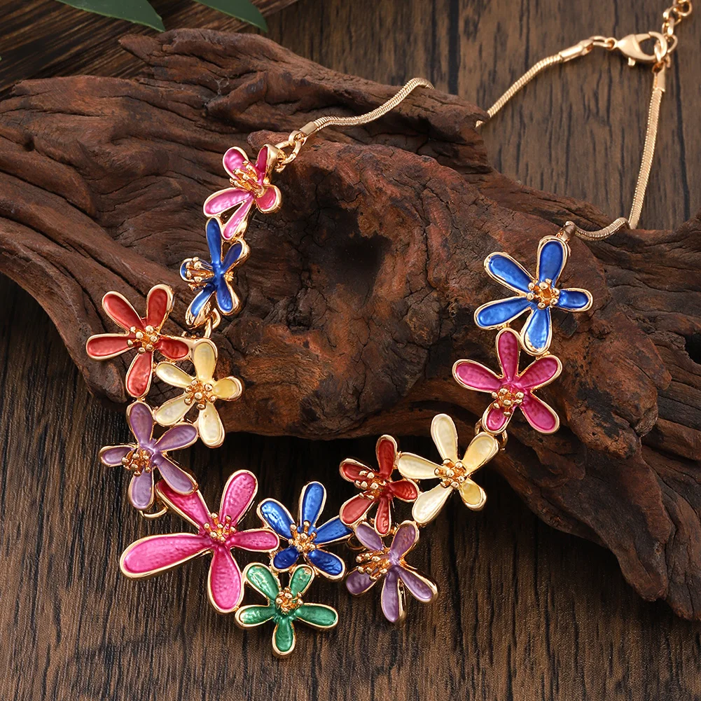 New in Flower Retro Necklaces Earrings Sets Neck Jewelry Chokers Aesthetic Metal Accessories Beauty Female Necklaces for Women