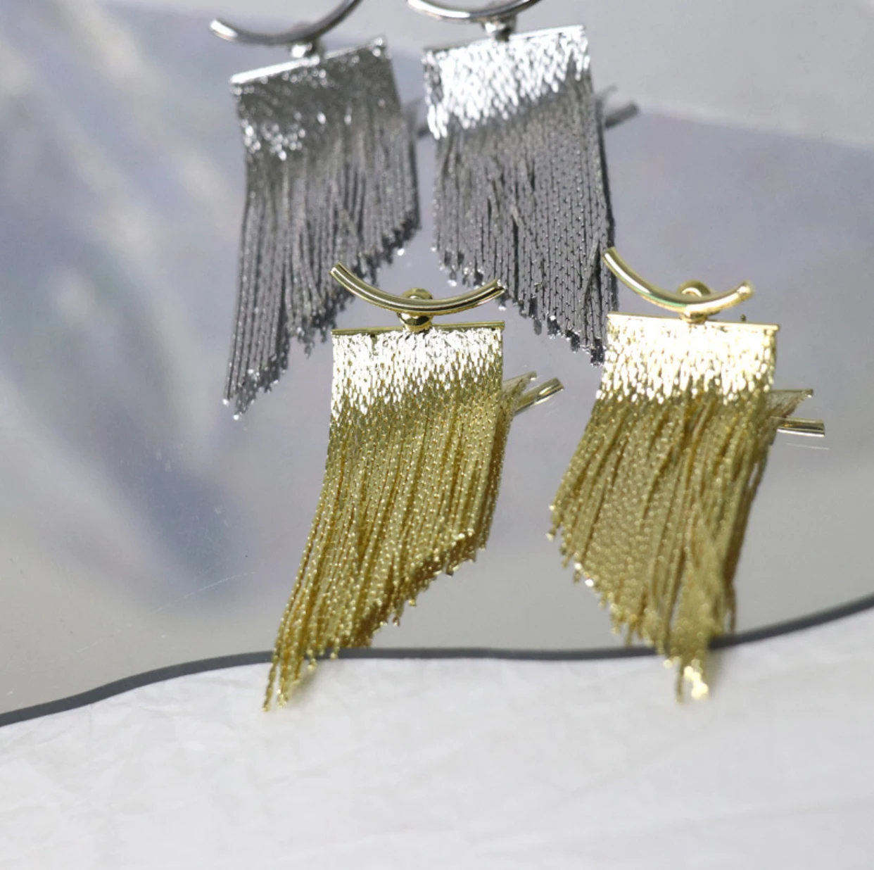 

Luxurious French metal braid earrings, design sense, front and back, high-end earring, fashionable temperament earring