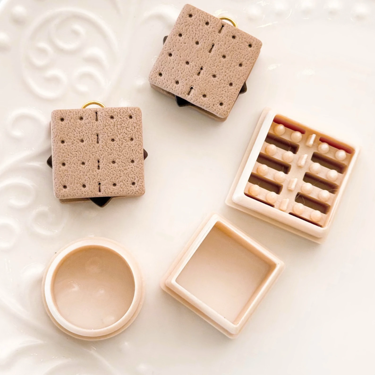 

Симпатичные формочки для полимерной глины | Летние фрезы для глины | Резаки для глиняных сережек | Поставка полимерной глины | Глиняные инструменты