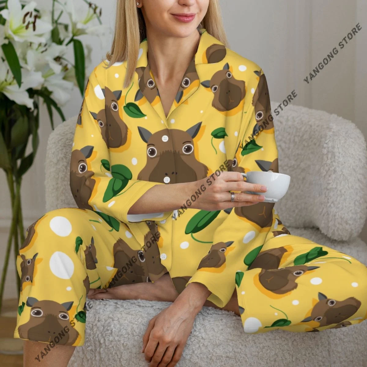 

Cute Capybara Pattern Womens Pajamas Loungewear Two-piece Sleepwear Button-Down Full Sleeve Long Pajamas Set