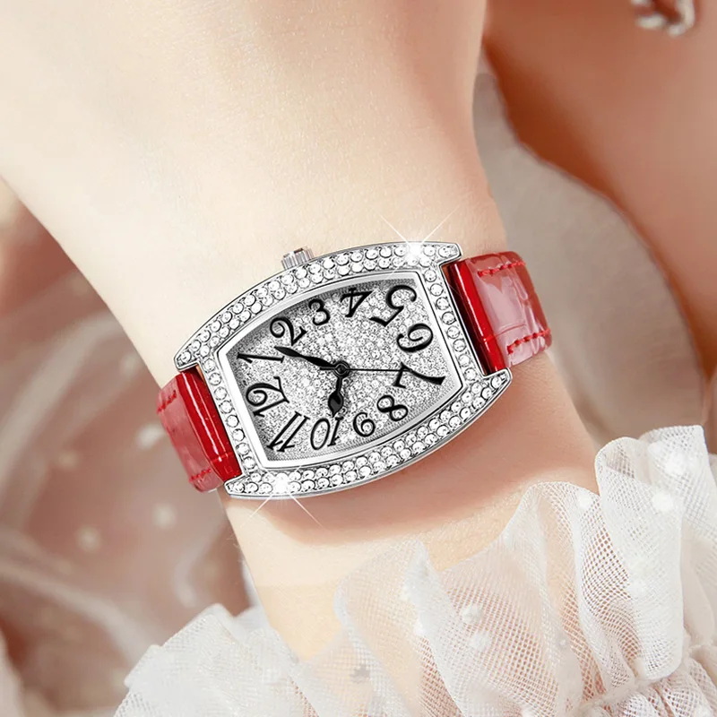 

Tonneau-shaped small dial women's watchstylish and glossy leather strapexquisite and petite quartz wristwatchhigh-end selection.