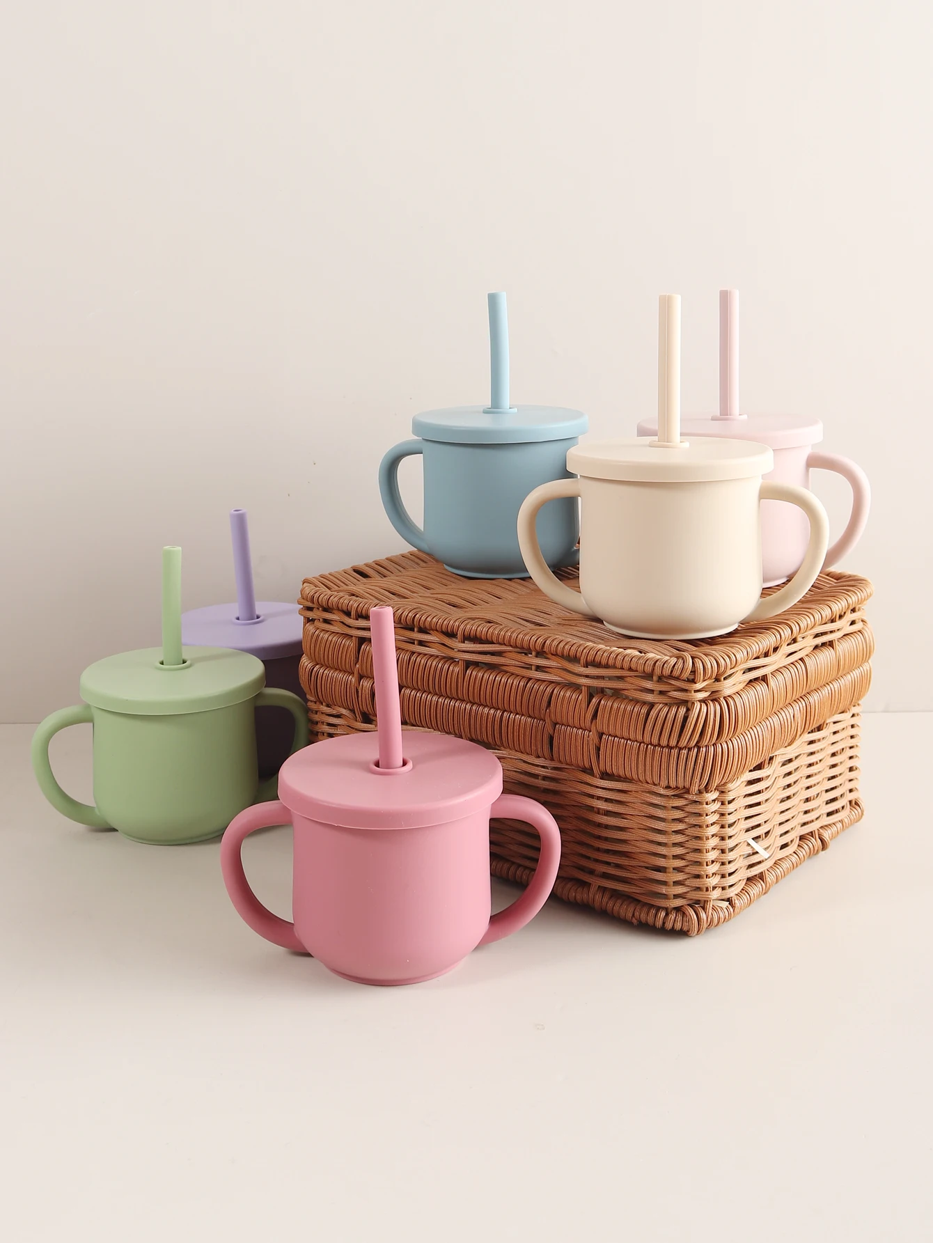 

New Baby Silicone Straw cup BPA-Free Portable Storage Snack Container Feeding Cup Leakproof with handle