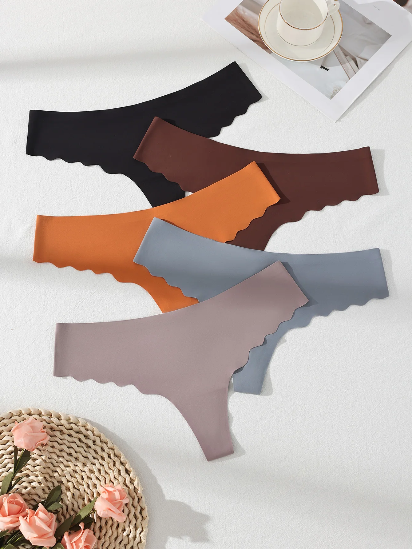 

5 шт. женские трусики-стринги из ледяного шелка с низкой талией, бесшовные, мягкие, дышащие, хлопковые, быстросохнущие, в спортивном стиле, большие размеры 1XL-4XL