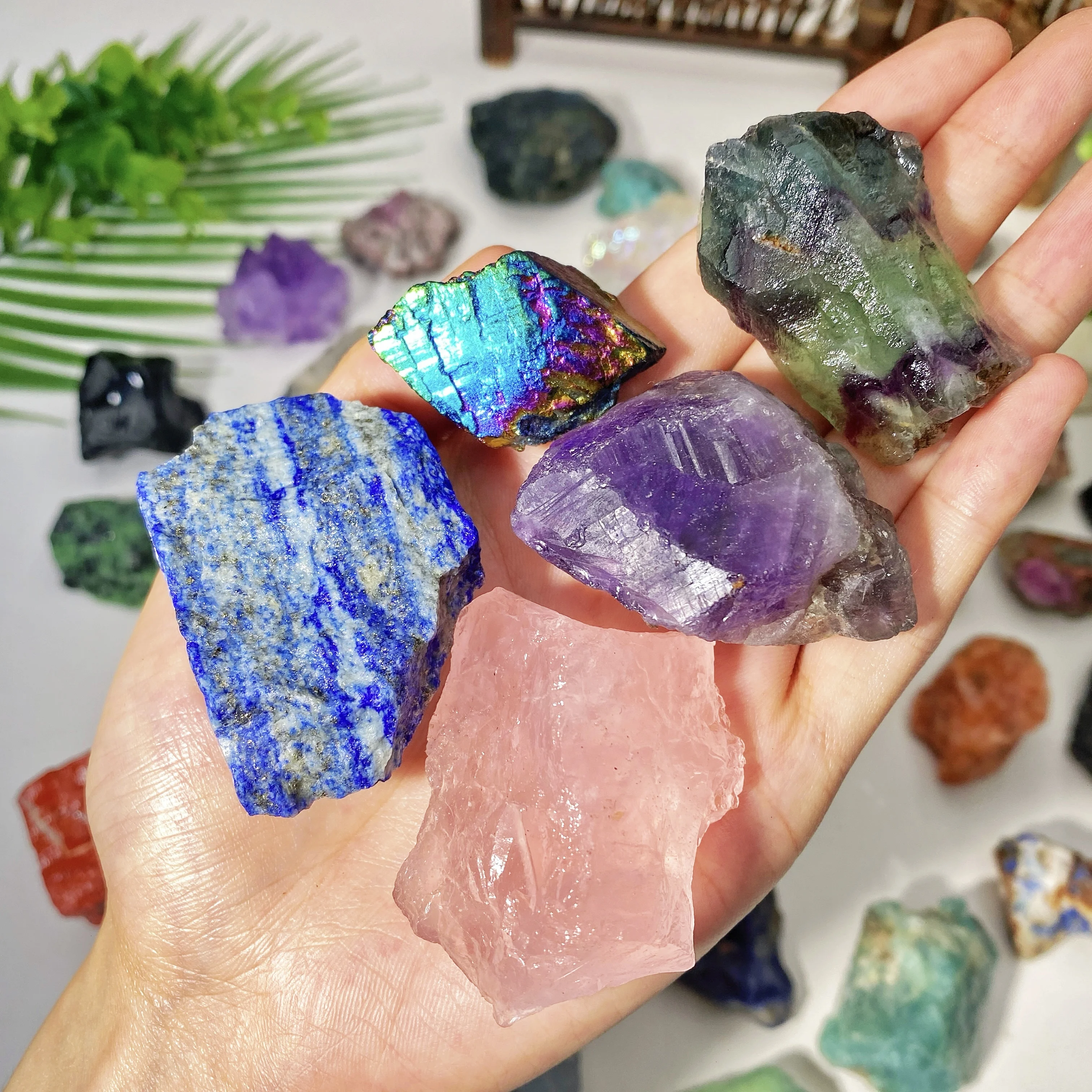 Mystery Box 100 g/300 g/500 g/1000 g gemischte Kristalle Rohstein-Blindbox, herausnehmend, 35 Arten von Kristallen, rohen Rohsteinen, zufällige Auswahl – Detail 3
