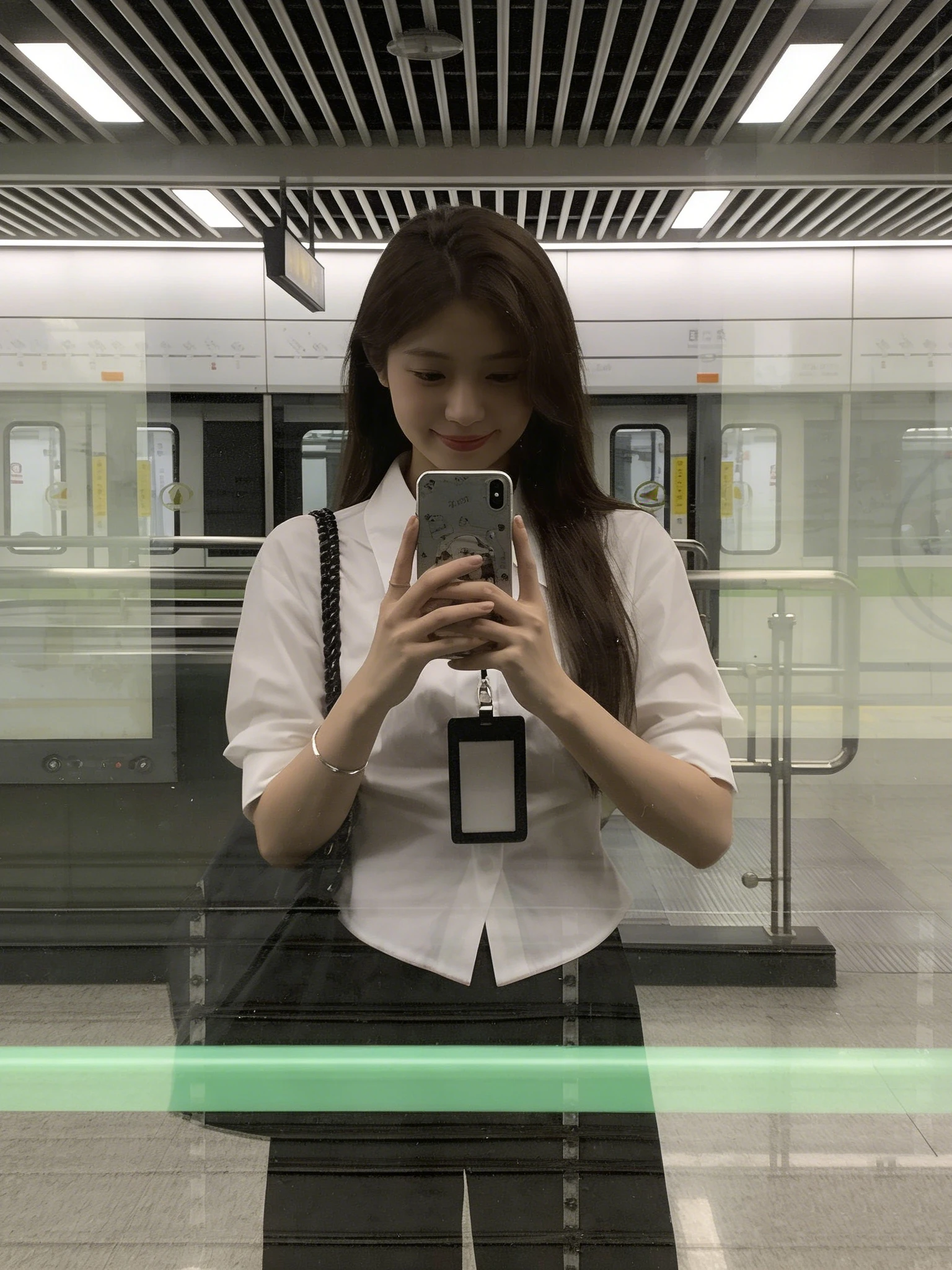 

Белая приталенная женская блузка с длинным рукавом, весна-осень 2026, новая модель, укороченный топ с зауженной талией, в деловом стиле, с воротником