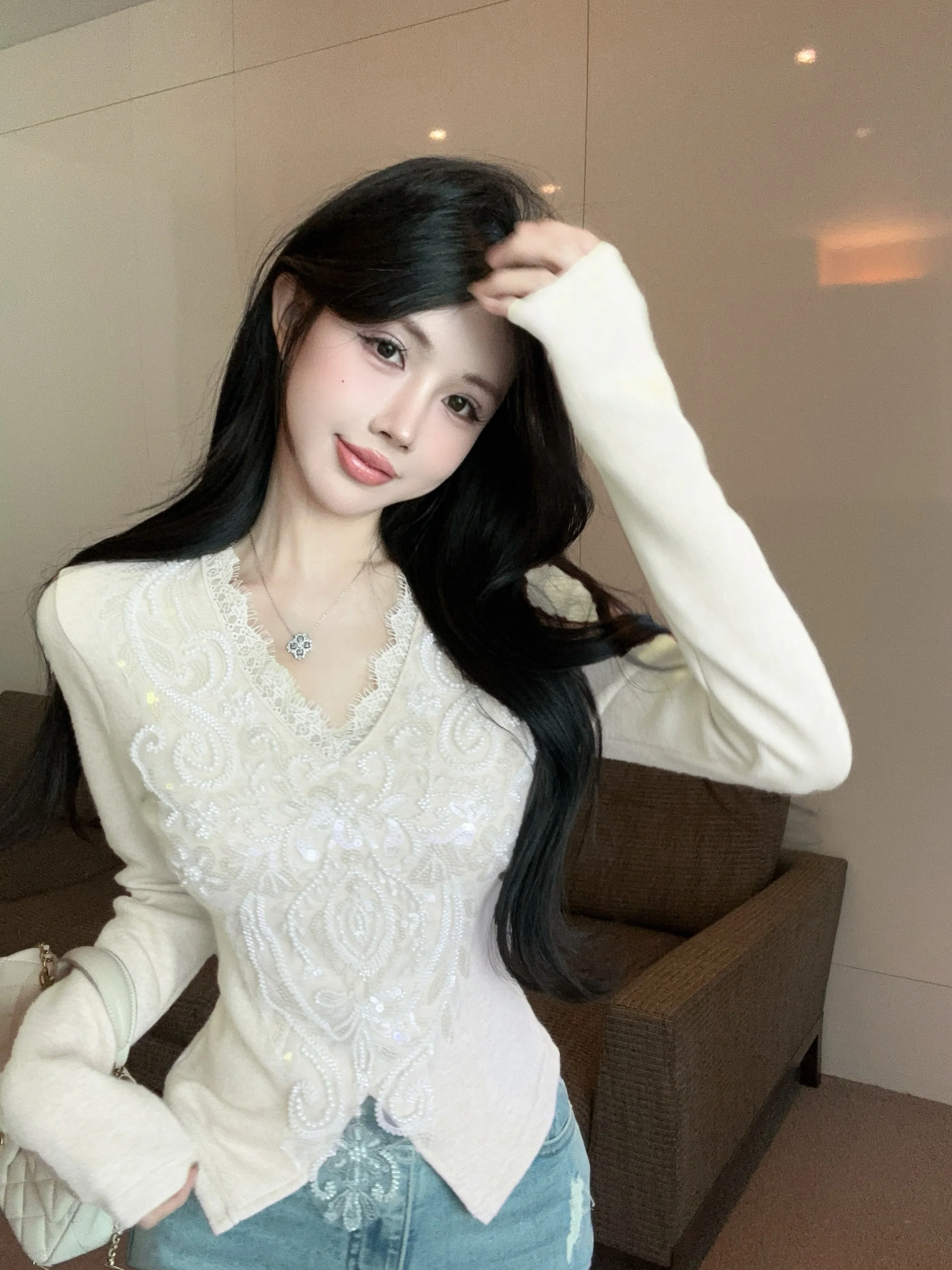 Autumn Winter Women's Long Sleeve T-Shirt V-Neck Lace Base Shirt Inner Wear Glitter Heavy Work Pure Desire Irregular Design