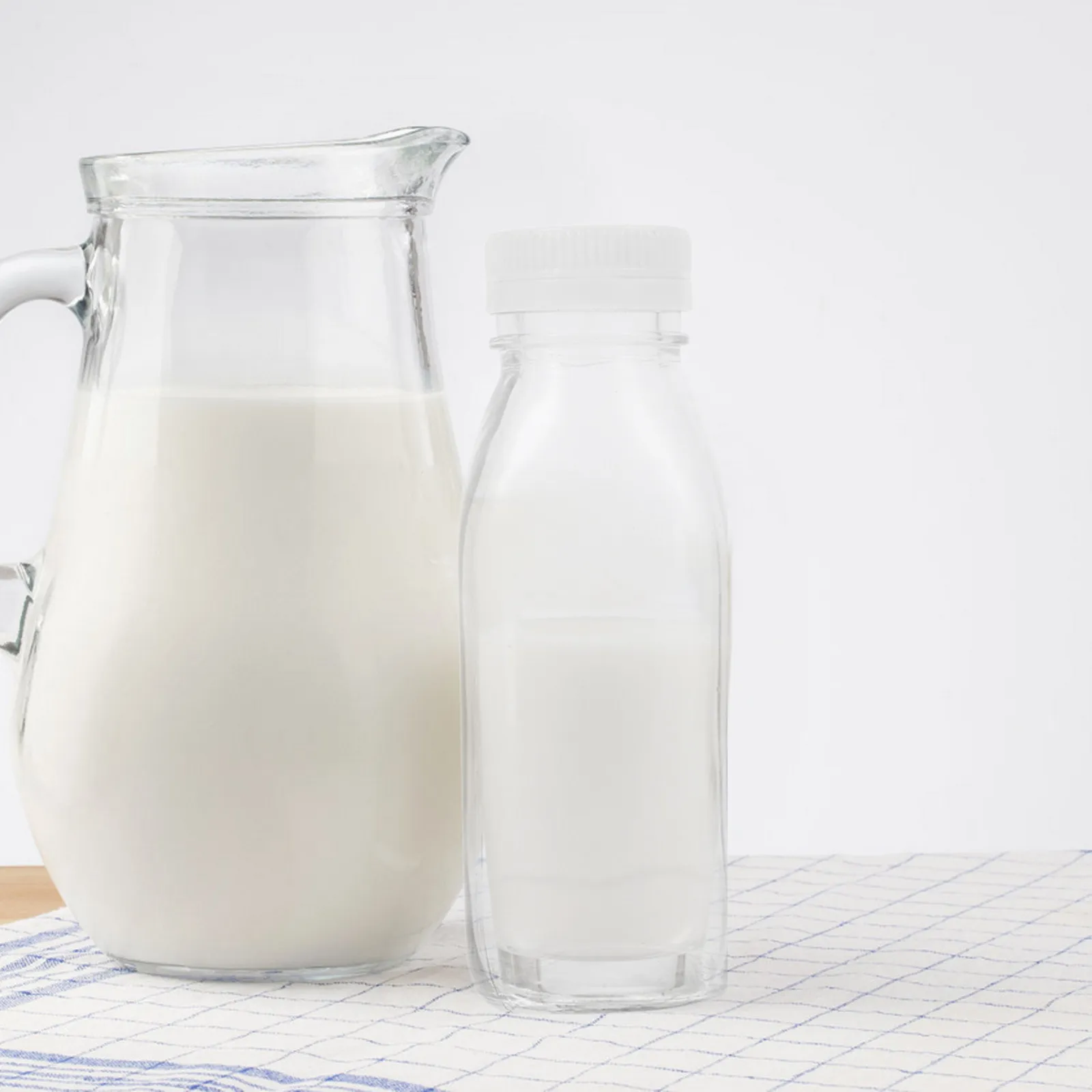 

6Pcs Premium Glass Juice Bottles Leakproof Spill Proof Lids for Juice Milk Smoothie Water Storage School Office Fridge Use