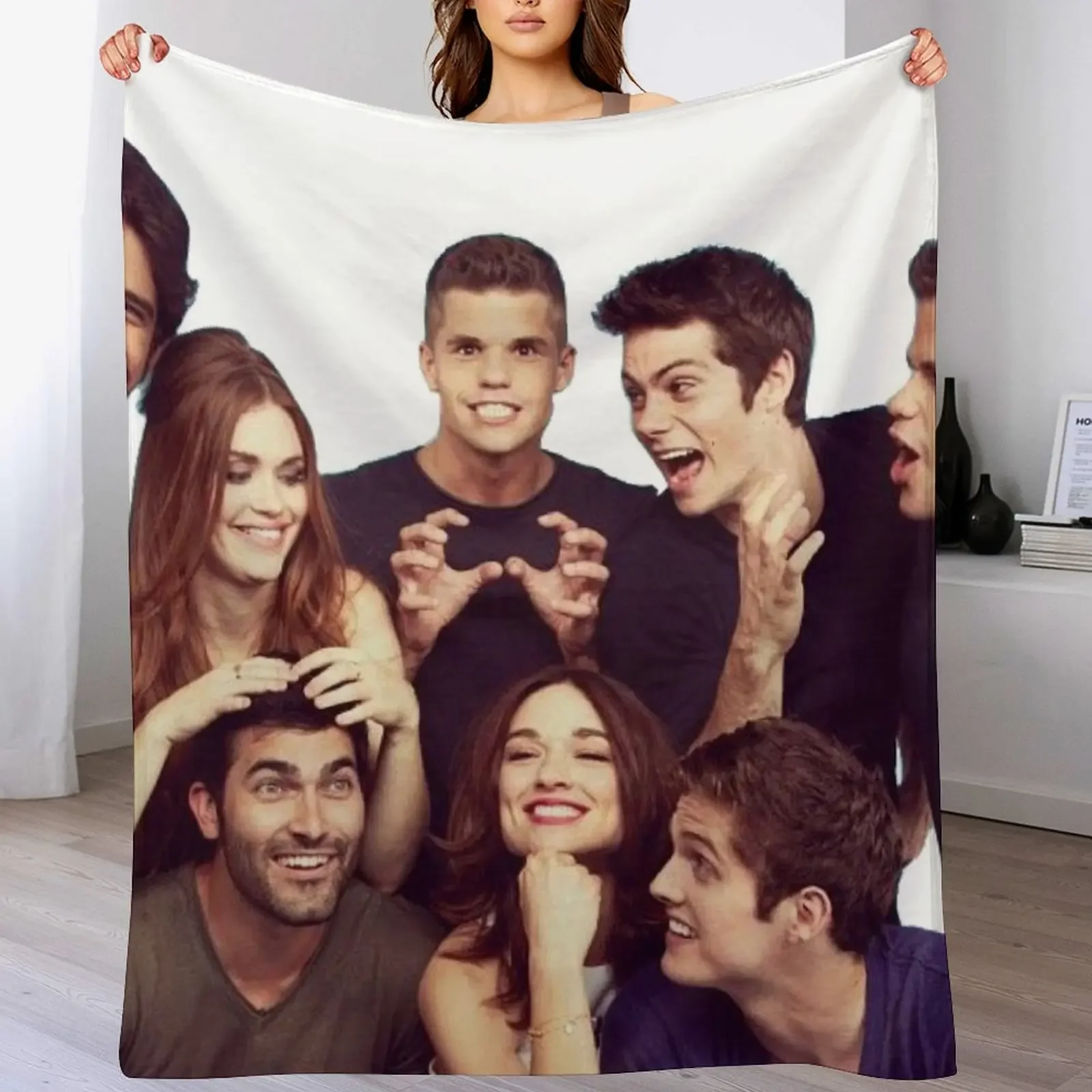

teen wolf cast Throw Blanket Luxurious Soft Fuzzy Blanket for Sofa Bed