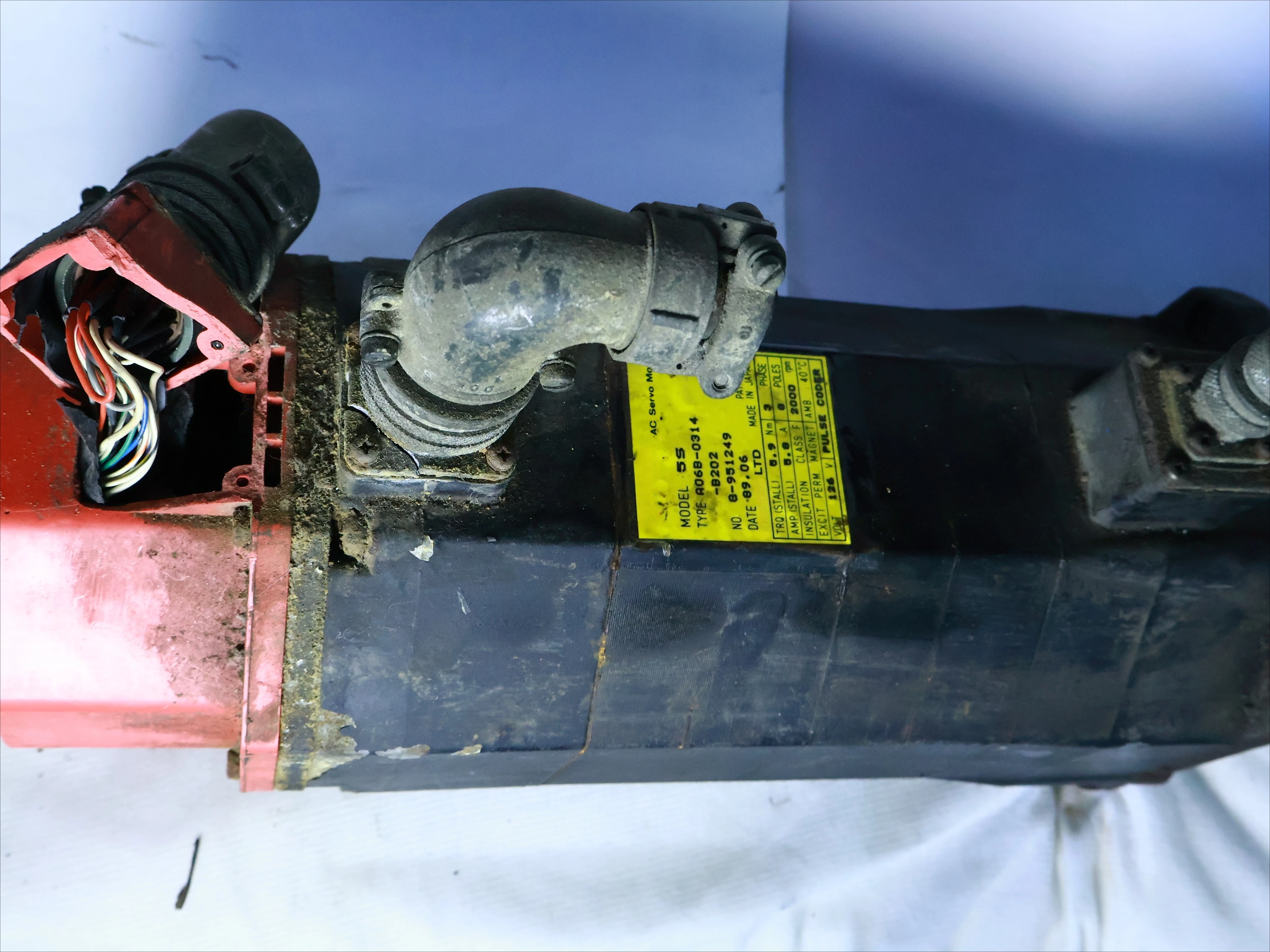 

Б/у A06B-0314-B202 для серводвигателя переменного тока FANUC A06B-0314-B202