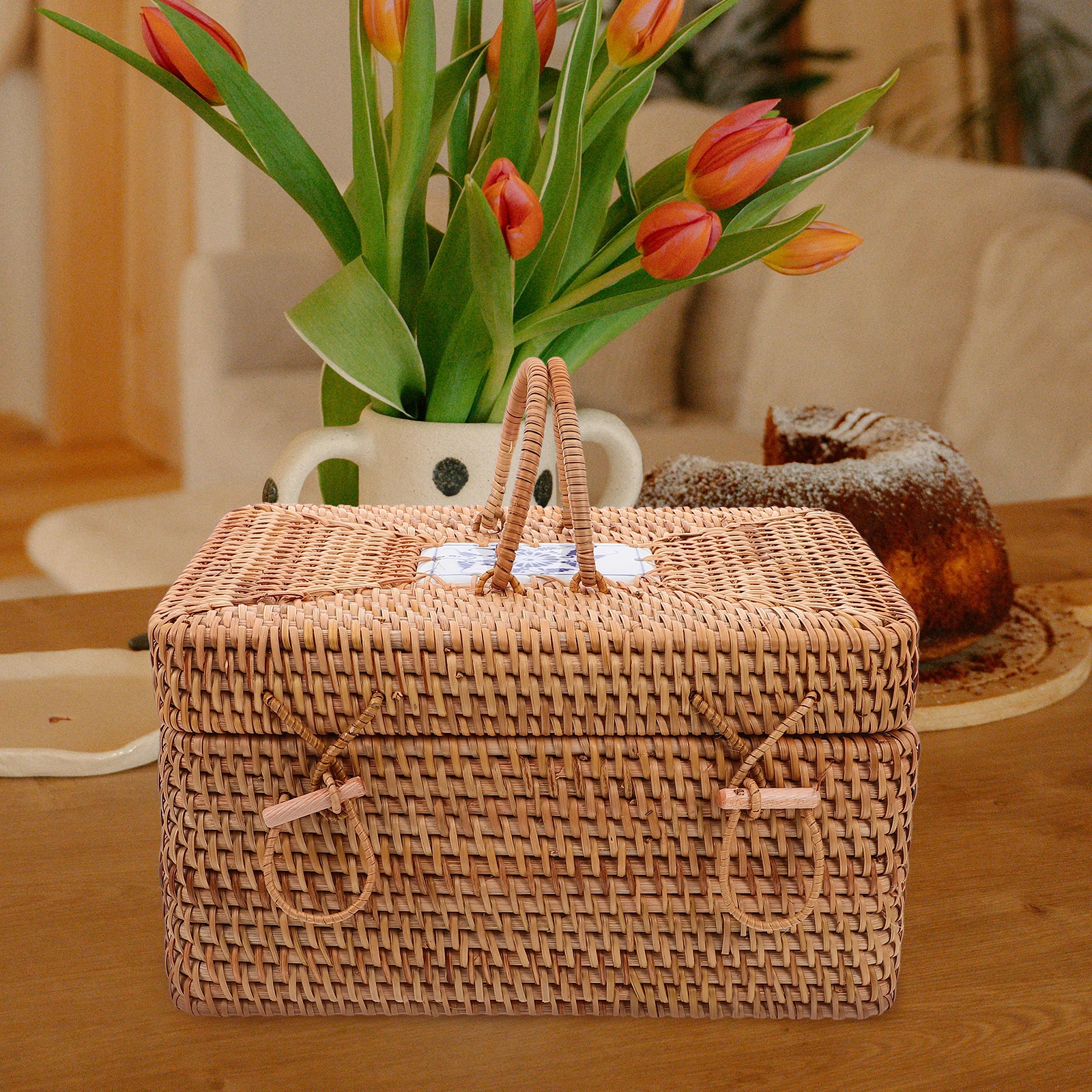 

Woven Rattan Storage Basket Large Capacity Picnic Fruit Bread Snack Container Handmade Boho Household Organizer for Outdoor