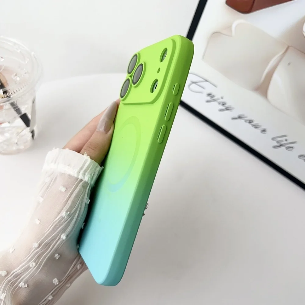 Double Color Gradient Magnetic Silicone Case for iPhone 17 Pro Max Air 16 17 Pro 15 14 Plus 13 12 11 Pro Max for Magsafe Cover