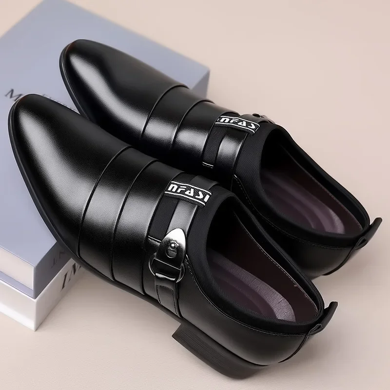

2025 New Men's Formal Shoes Plus Size Moccasins Pointed Toe Man Leather Shoe Classic Wedding Shoes Office Business Casual Shoes