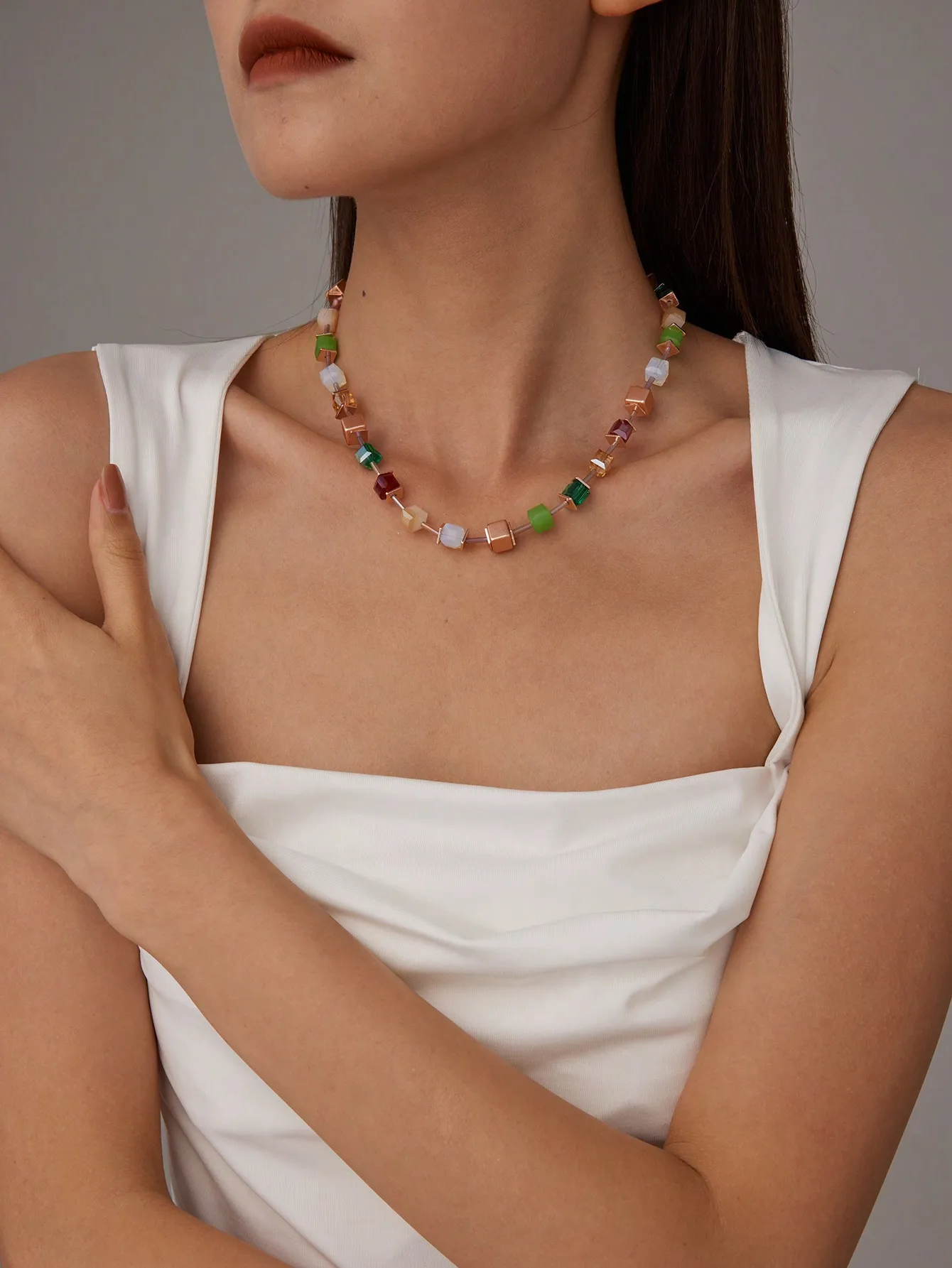 Jewelry DIY accessories hot-selling colored sugar cube beaded necklace, simple and fashionable color high-end women's necklace j