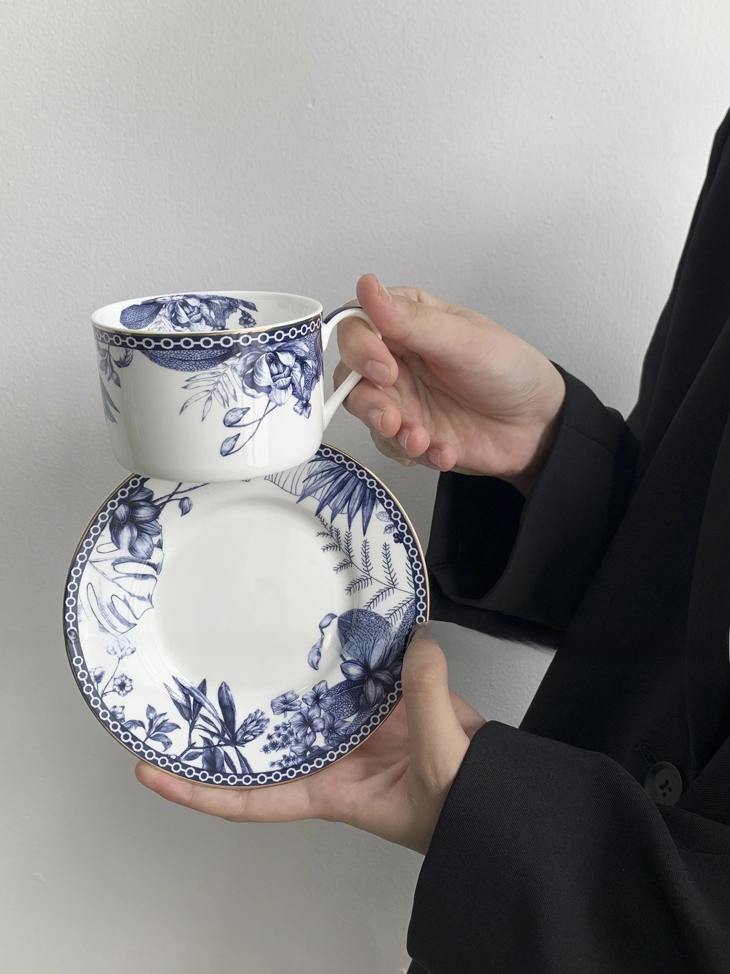 Retro Blue And White Flowered Ceramic Coffee Cup And Saucer Set Afternoon Tea Water Cup Gift for Birthday Wedding Baby Shower