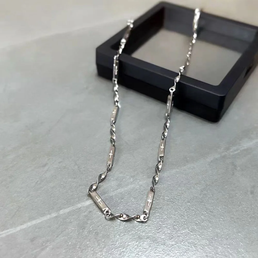 Hip-Hop-Kreuz-Print-Mobius-Bambuskettenhalskette, einfacher Herrenschmuck in Silberfarbe aus Edelstahl, modisches Geschenkzubehör. – Detail 4