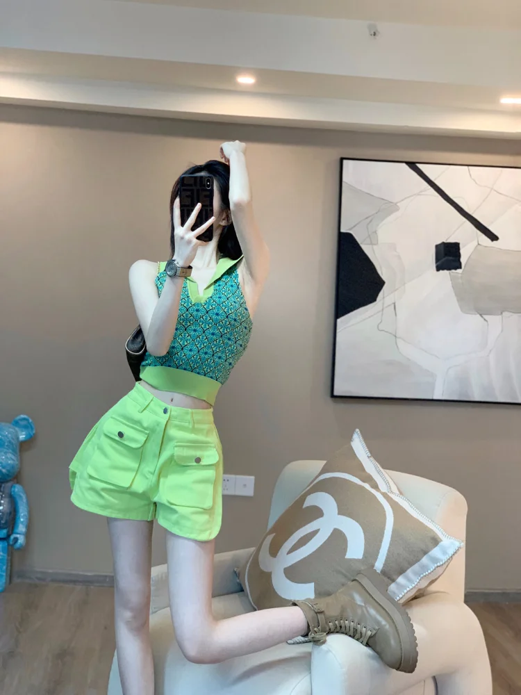 Fashionable Women's Set 2024 New Design Sense Niche Versatile Hanging Neck Top Shorts Age Reducing Two-piece Set