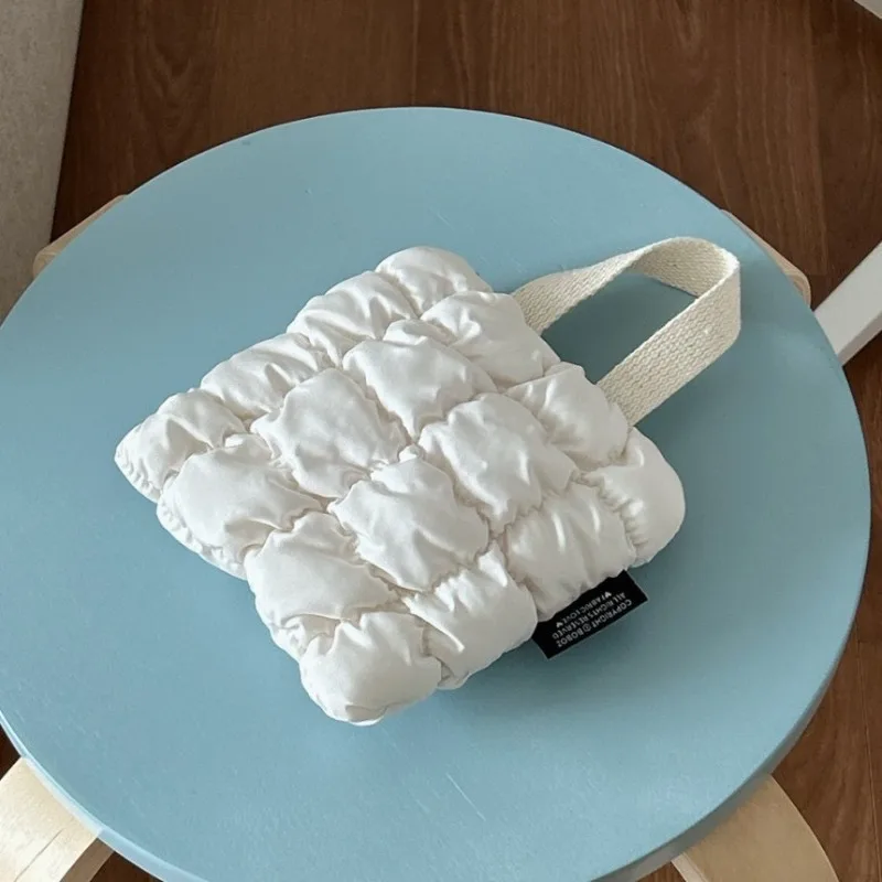 قطعة واحدة من حقيبة مستحضرات التجميل الصغيرة ذات الخصر السحابي، خفيفة الوزن، صلبة، زر إغلاق آمن مع محفظة للعملات المعدنية وحقيبة سماعة الرأس