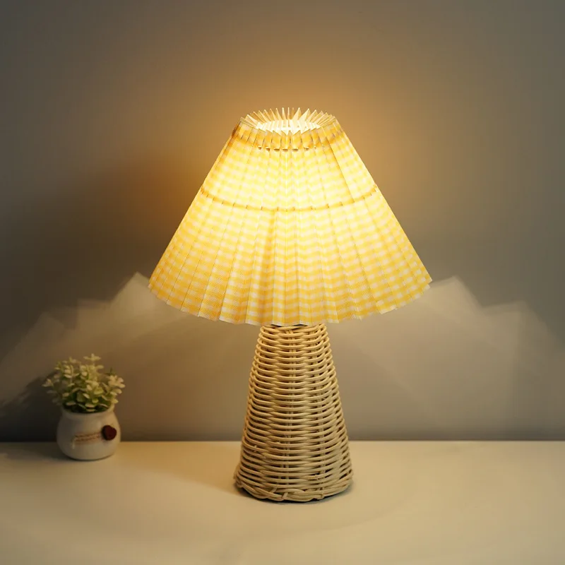 Pleated Table Lamp Retro Korean Bedside Lamp ins Umbrella Nordic Wooden Home Decor Bedroom Led Night Light