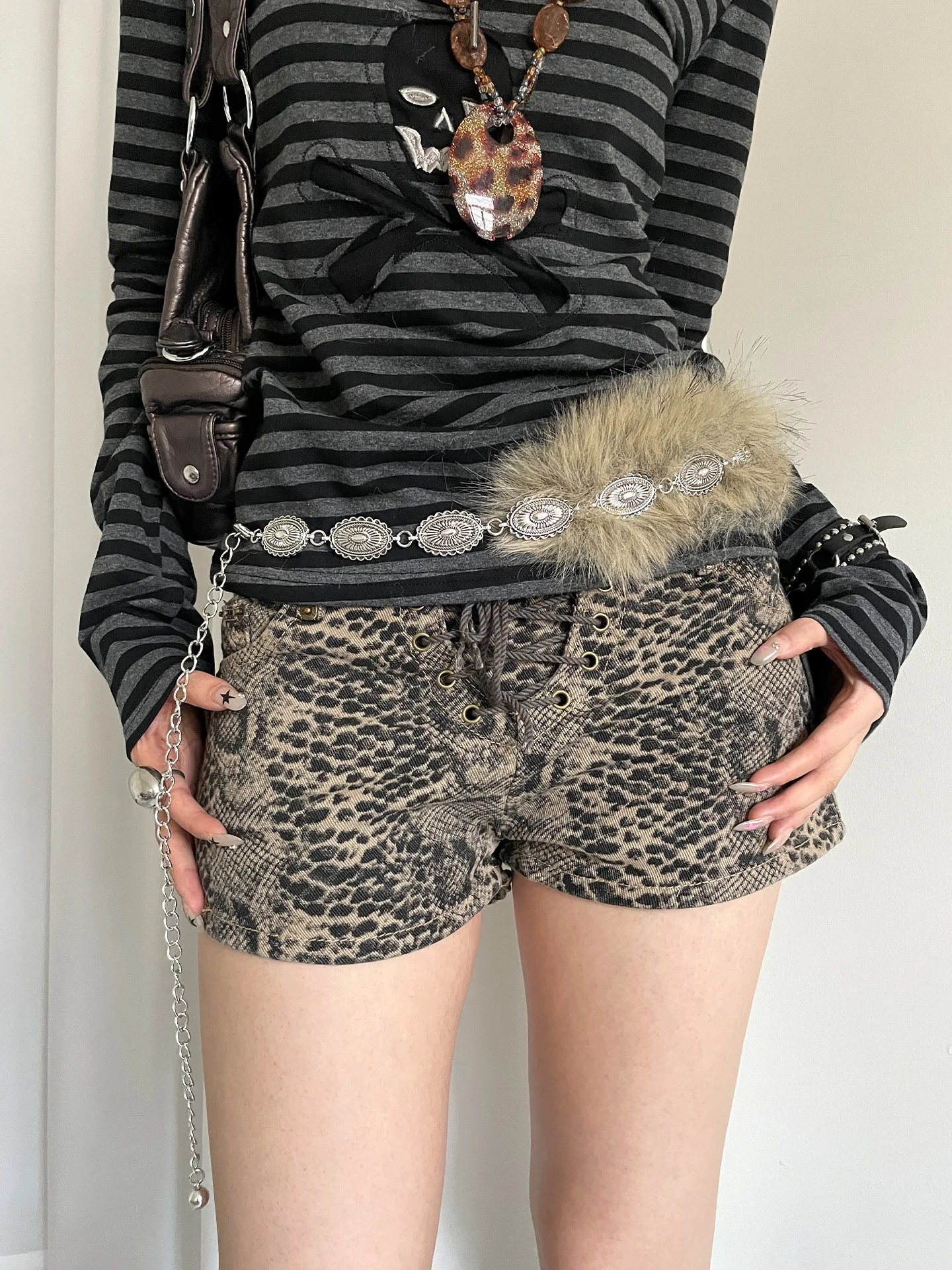 

Высококачественная плюшевая и серебряная металлическая поясная цепочка для женщин, винтажный ремень для юбок и джинсов