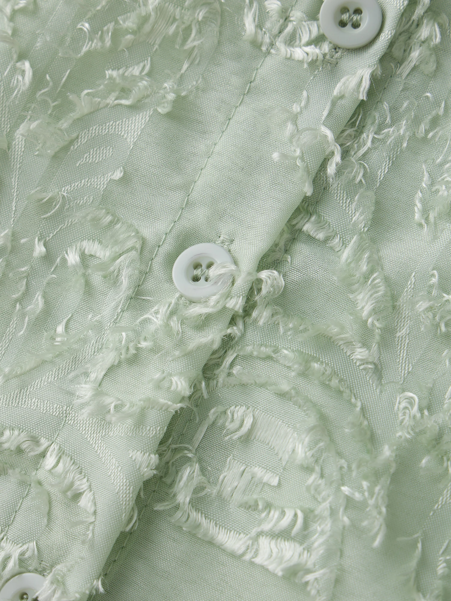 

Стильный женский комплект из двух предметов. Элегантная блузка с вышивкой и юбка с рюшами. Комплект модного образа.