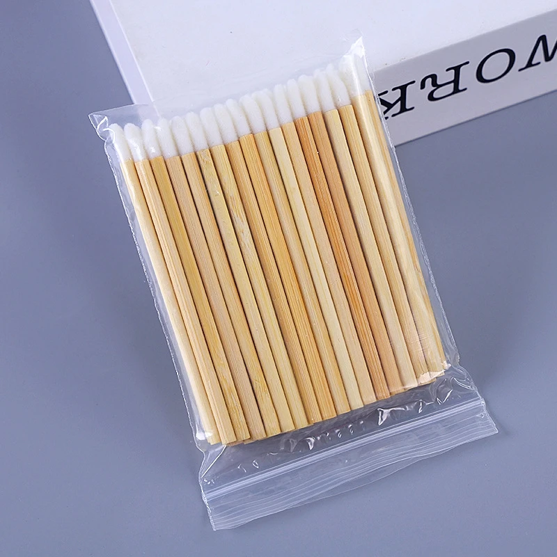 100Pcs Wooden Lipstick Applicators Disposable Lip Brush Set Fine Flocking Heads for Lip Gloss Lipstick Eyeshadow Makeup Daily