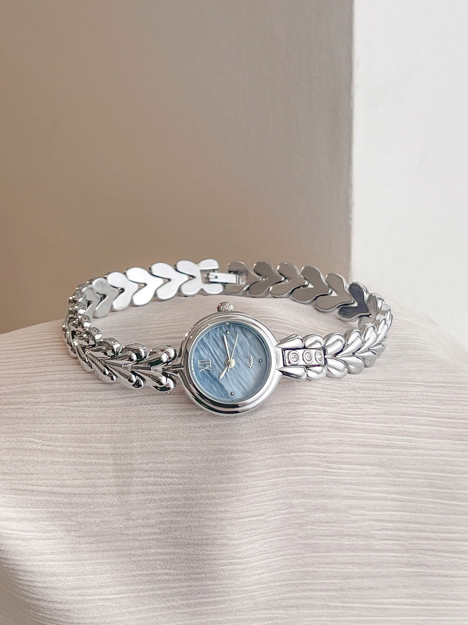 GEDI Luxury Creative Wheat Ear Watches Women's Silver Bracelet Watch Ladies Waterproof Calendar Quartz Watch Christmas Gift