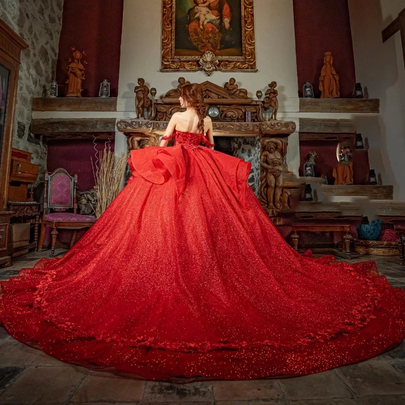 Fora do ombro Puffy Ruffles Quinceanera Vestidos, Laço vermelho lantejoulas, Grânulos de trem da catedral, vermelho escuro, vestidos de baile, 15