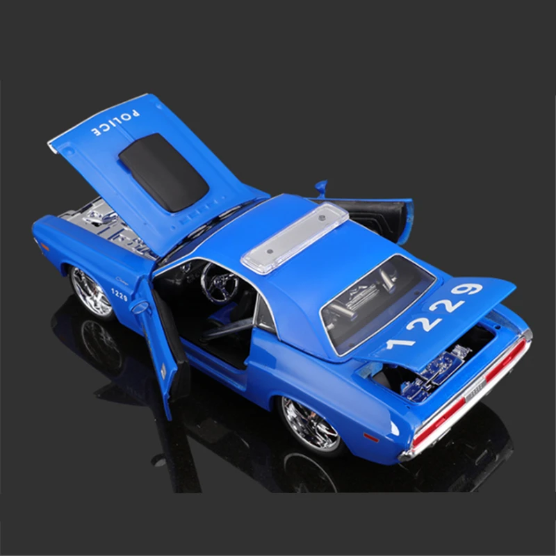 Maisto 1:24 1970 DODGE CHALLENGER R/T Alloy Racing Car Model Diecasts Metal Sports Car Model Simulation Collection Kids Toy Gift