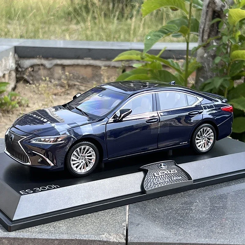 1:18 Diecast FOR LEXUS ES300H Alloy Car Model Simulation Vehicles Sports Car Collection Boy Gift Ornaments Original Box