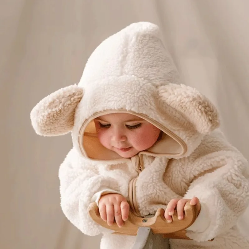 جديد خريف وشتاء 2025 ملابس دافئة للأطفال من قطعة واحدة للأولاد والبنات من الصوف السميك مع قلنسوة وسحّاب رومبير بدلة قطيفة للأطفال الرضع A5324