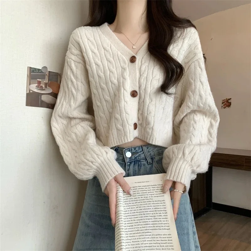 

Simple and Retro V-neck Cable Knit Sweater Coat for Women in Autumn/winter 2025 New Style Loose Long-sleeved Knitted Top