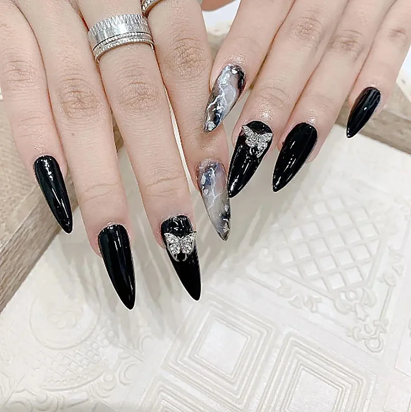 24 pezzi set di unghie lunghe alla mandorla stampa su doratura rossa nera unghie finte stampa dorata staccabile copertura completa artificiale punte per unghie finte