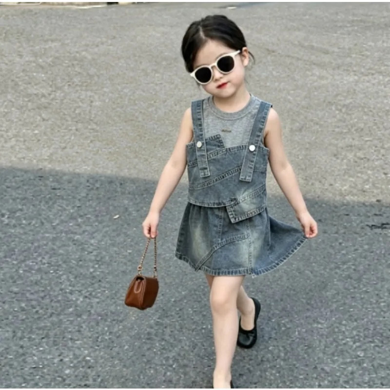 Girls' Anti Slip Elastic Waist Irregular Denim Short Skirt Set Summer 2026 New Shoulder Strap Skirt Three Piece Set