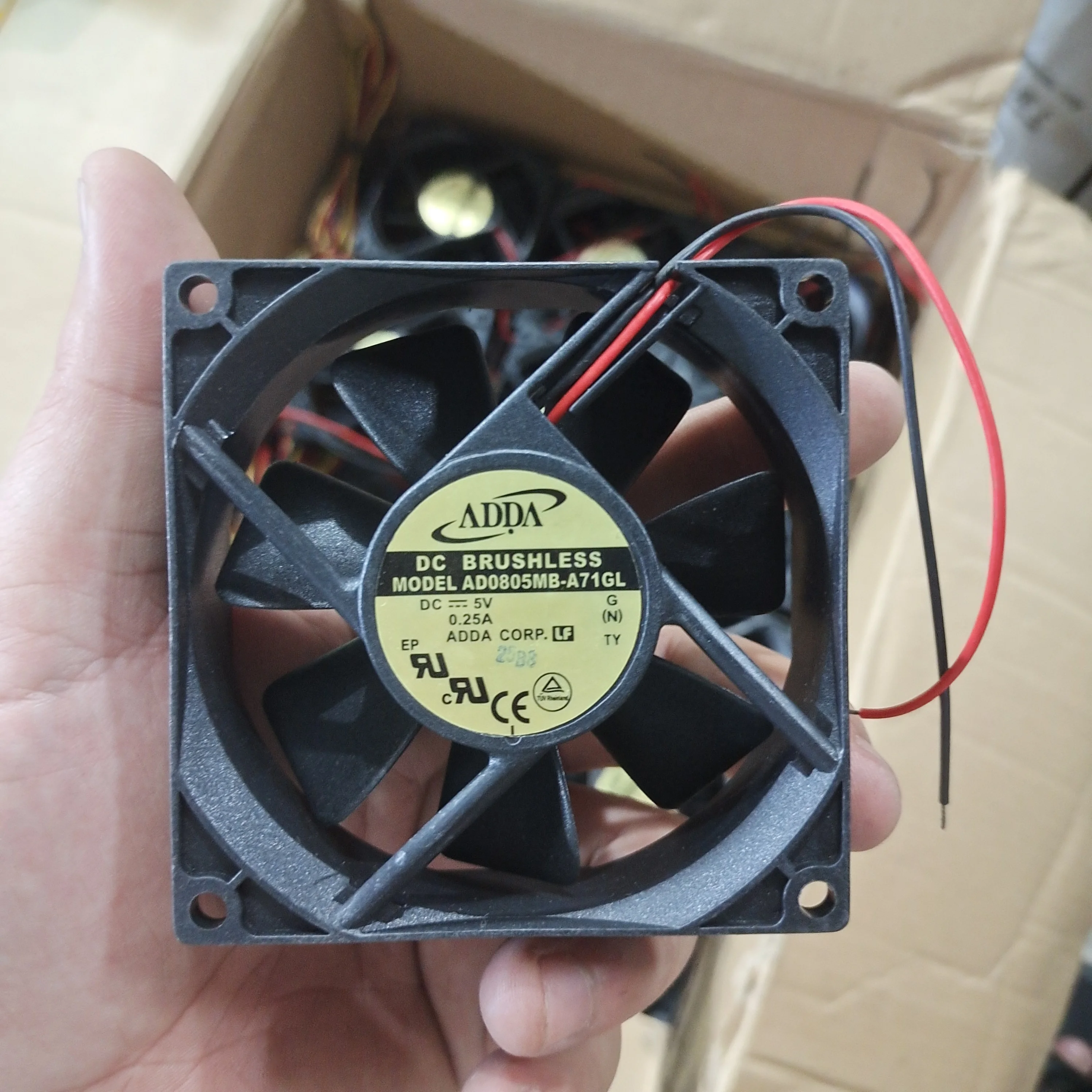 

ADDA AD0805MB-A71GL DC 5V 0.25A 80x80x25mm 2-Wire Server Cooling Fan