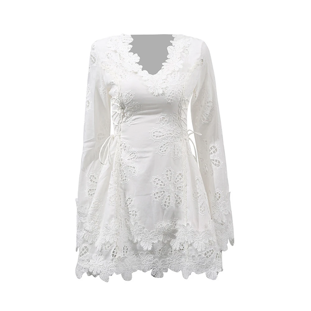 Vintage Court Style Short Dress 2025 New Design 3D Cut-Out Lace Pattern V-Neck Flared Sleeve Dress