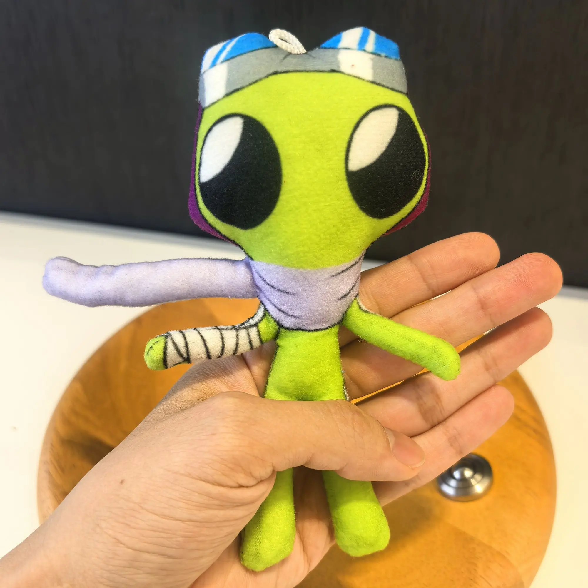 15cm Green Alien Doll with Built-in Wire Frame Pendant Backpack Charm Desktop Ornament Friend Birthday Holiday Gift
